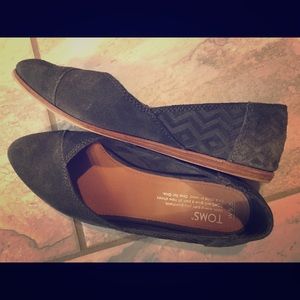 TOMS Jutti Chevron Suede Flats